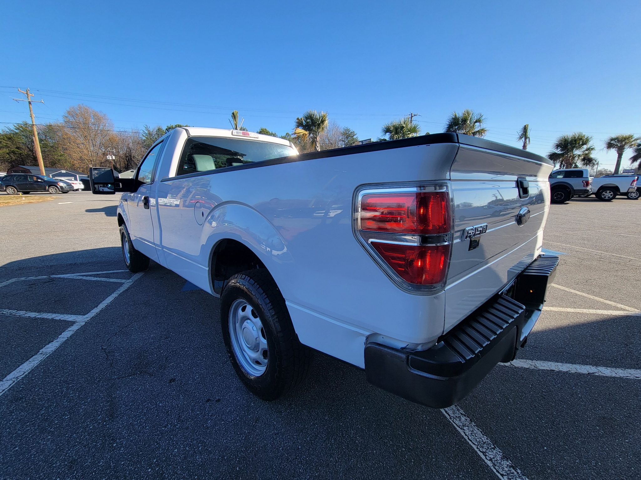 Ford F-150 2WD Reg Cab 145" XL w/HD Payload Pkg 2014