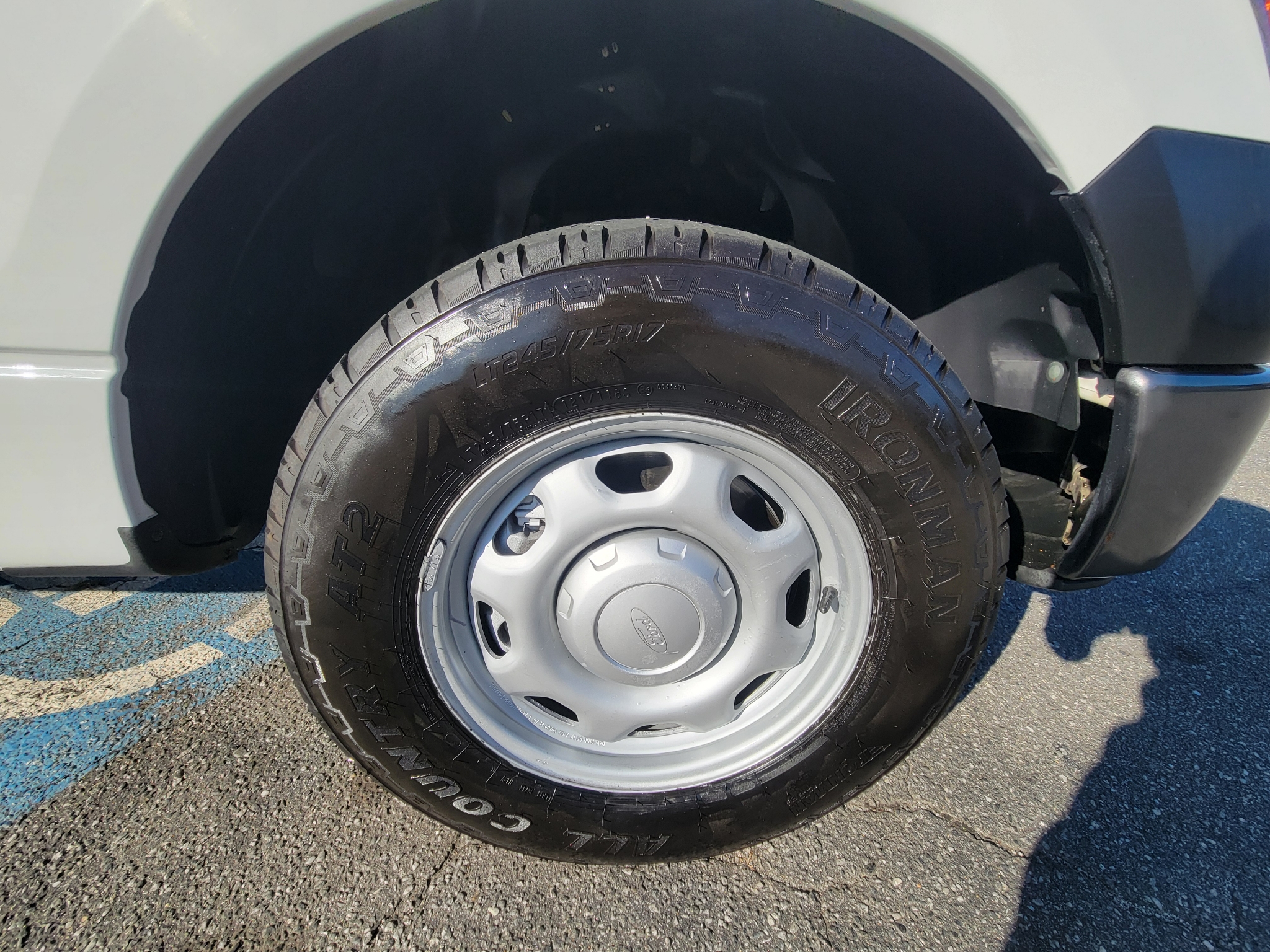 Ford F-150 2WD Reg Cab 145" XL w/HD Payload Pkg 2014