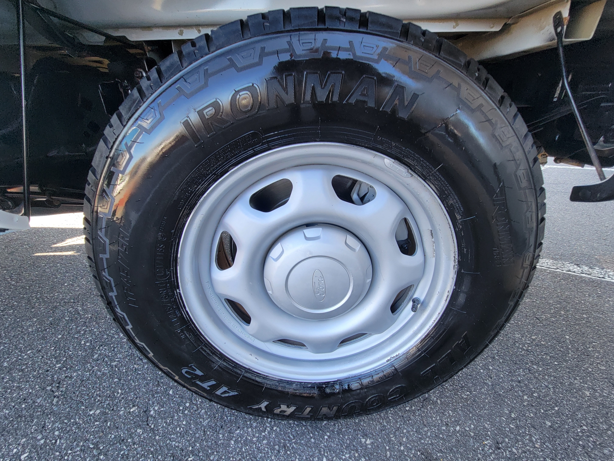 Ford F-150 2WD Reg Cab 145" XL w/HD Payload Pkg 2014