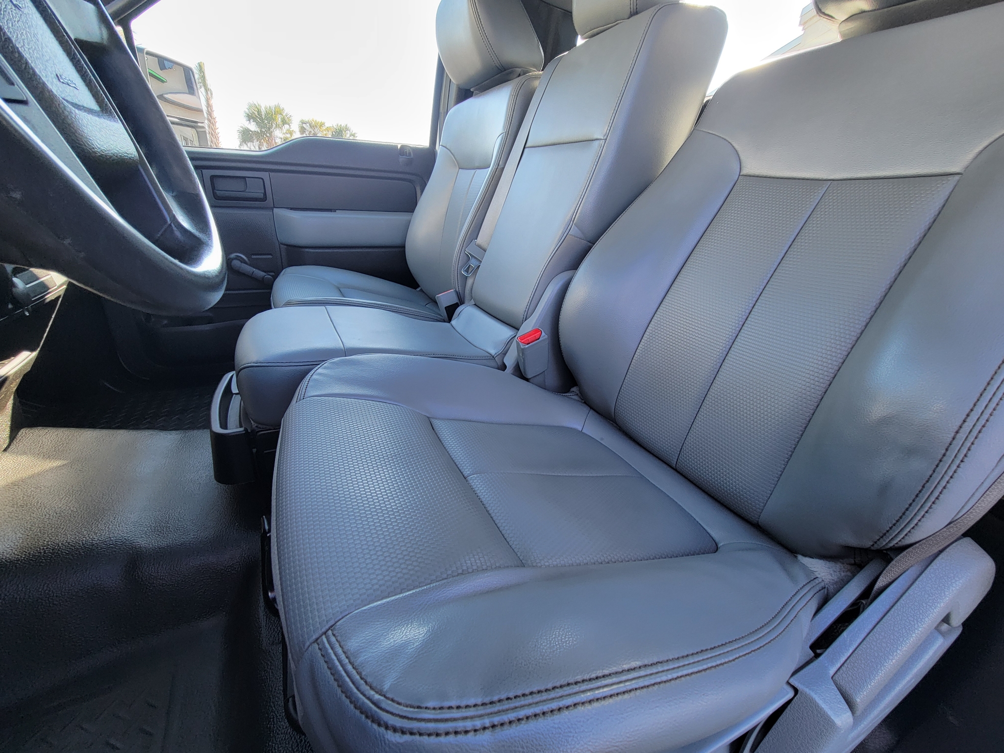 Ford F-150 2WD Reg Cab 145" XL w/HD Payload Pkg 2014