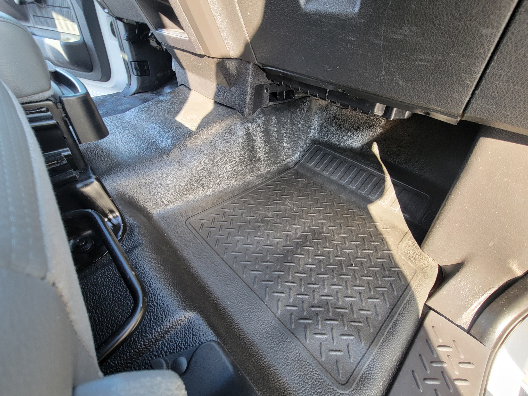 Ford F-150 2WD Reg Cab 145" XL w/HD Payload Pkg 2014