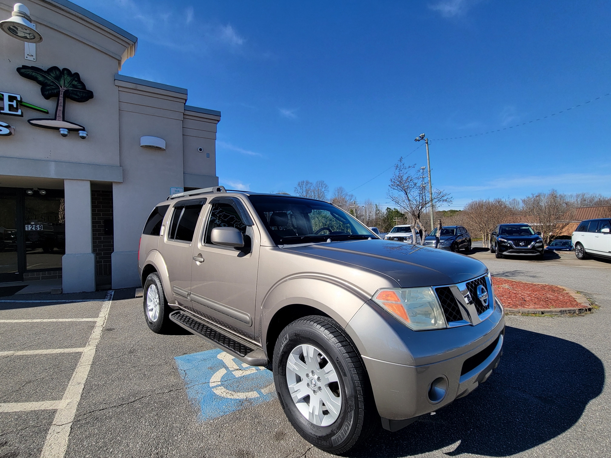 Nissan Pathfinder LE 4WD 2006