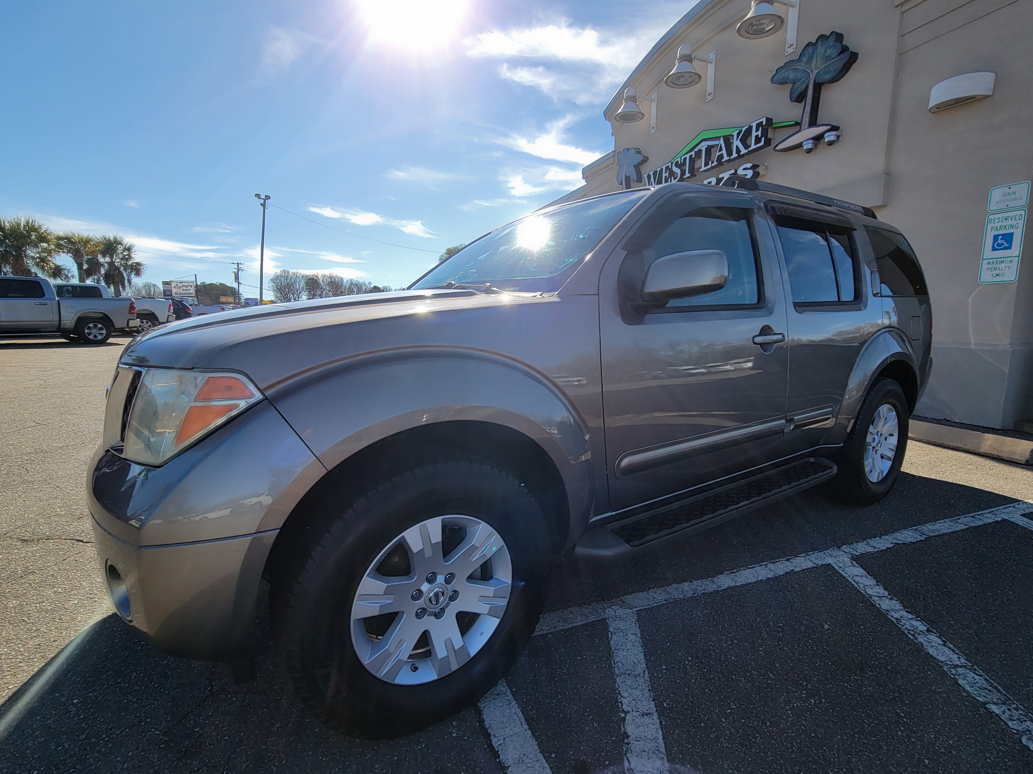 Nissan Pathfinder LE 4WD 2006