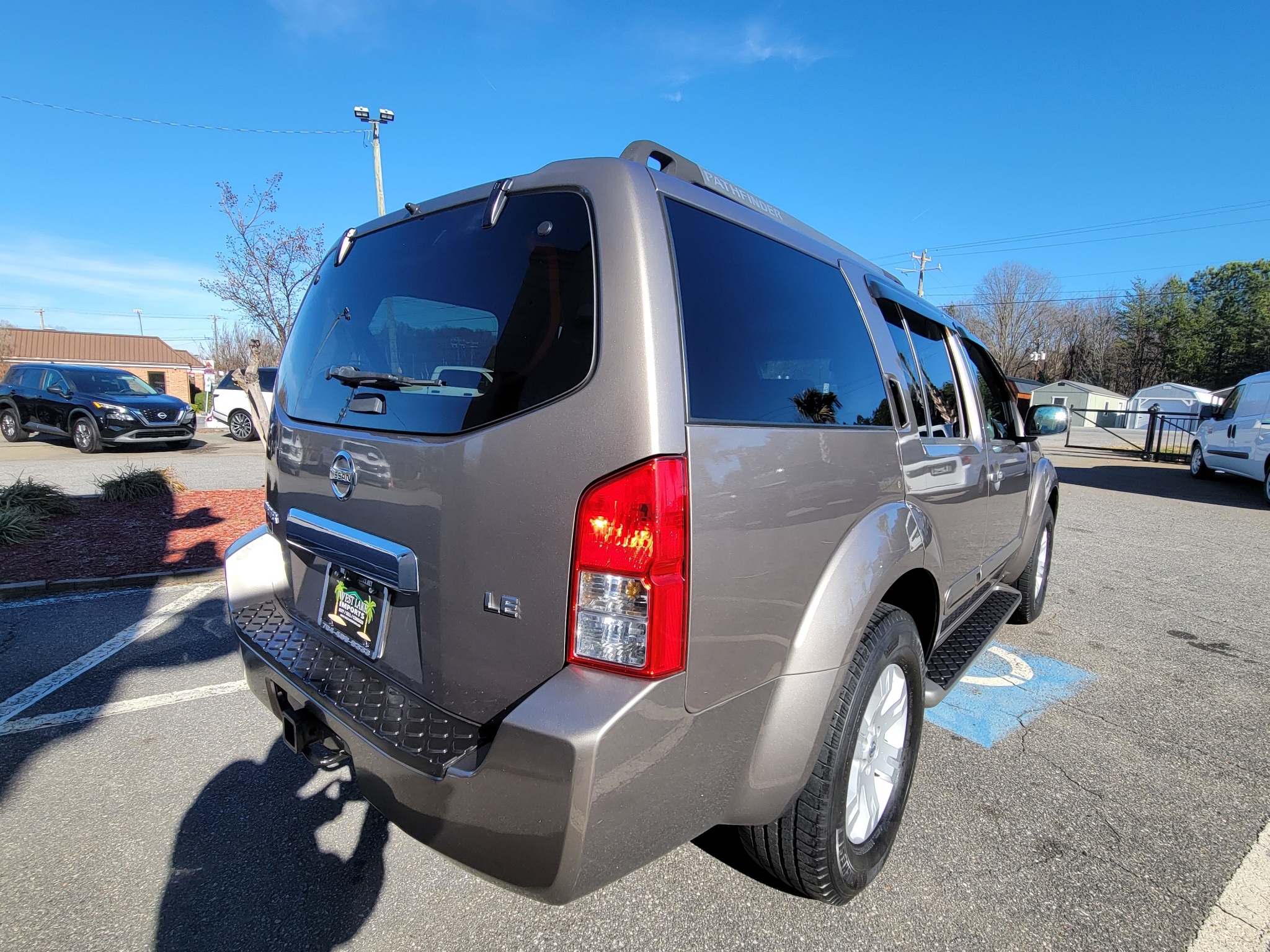 Nissan Pathfinder LE 4WD 2006