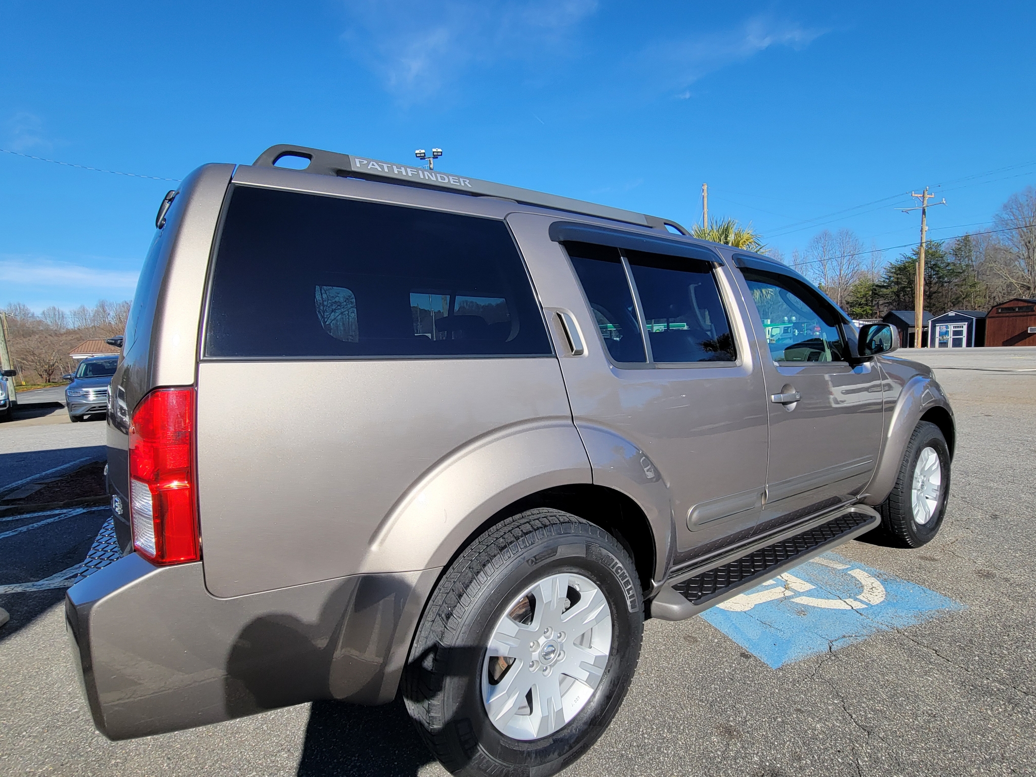 Nissan Pathfinder LE 4WD 2006
