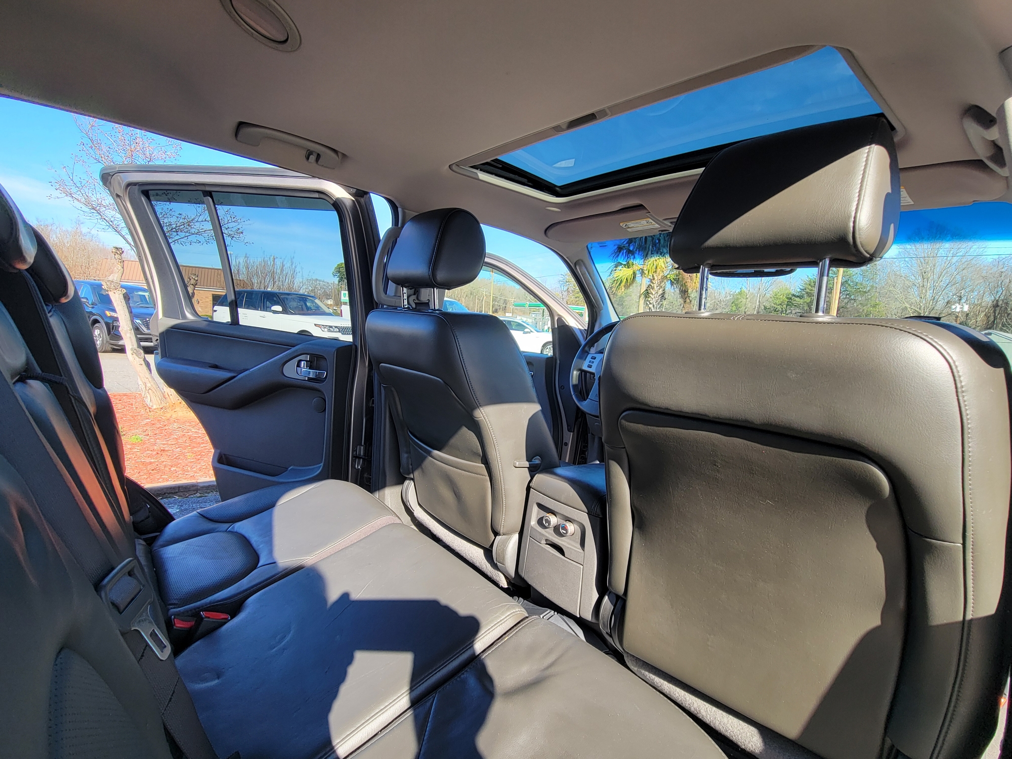 Nissan Pathfinder LE 4WD 2006