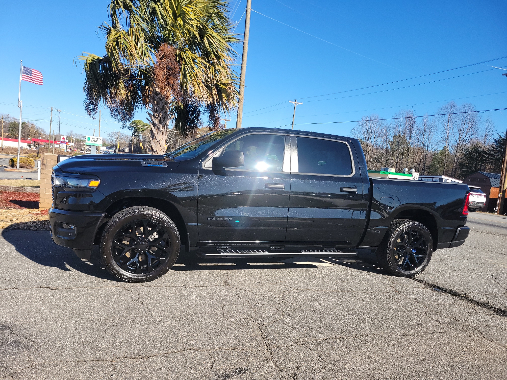 RAM 1500 Tradesman 4x4 Crew Cab 5'7" Box 2025