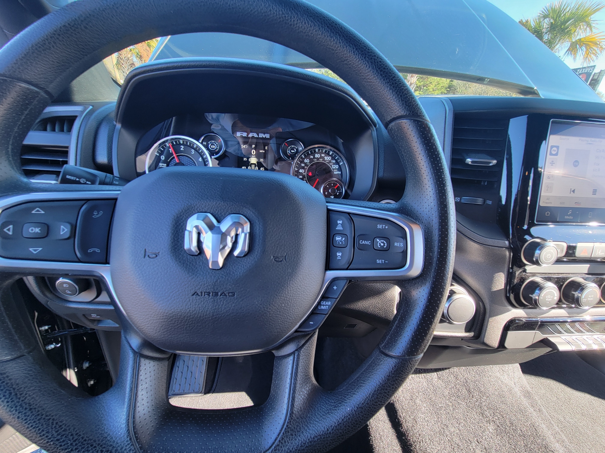 RAM 1500 Tradesman 4x4 Crew Cab 5'7" Box 2025