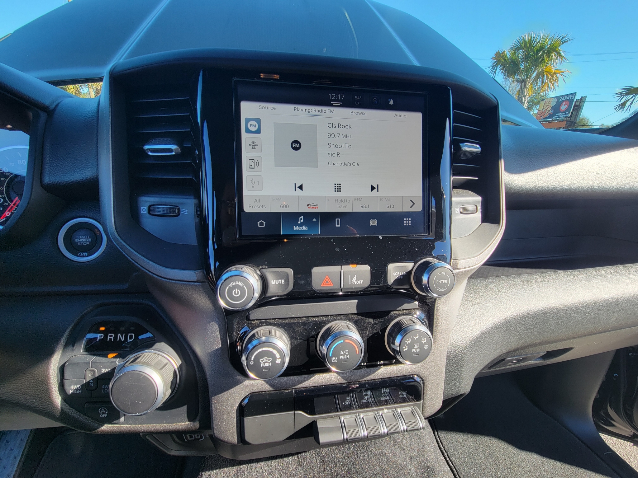 RAM 1500 Tradesman 4x4 Crew Cab 5'7" Box 2025