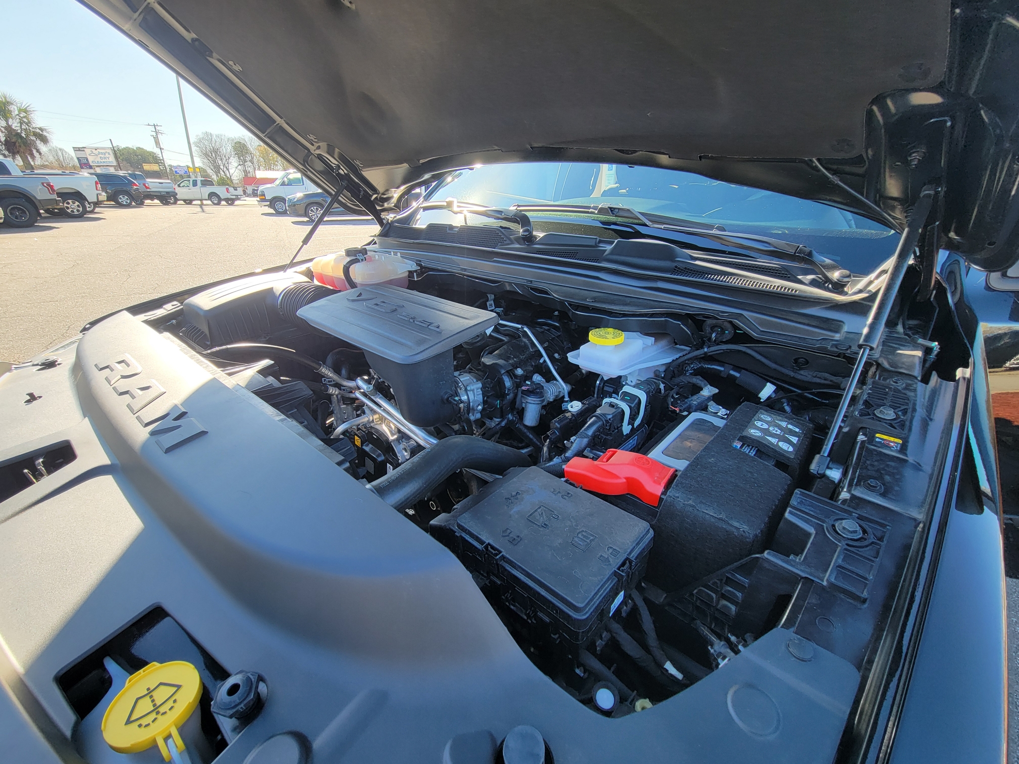 RAM 1500 Tradesman 4x4 Crew Cab 5'7" Box 2025