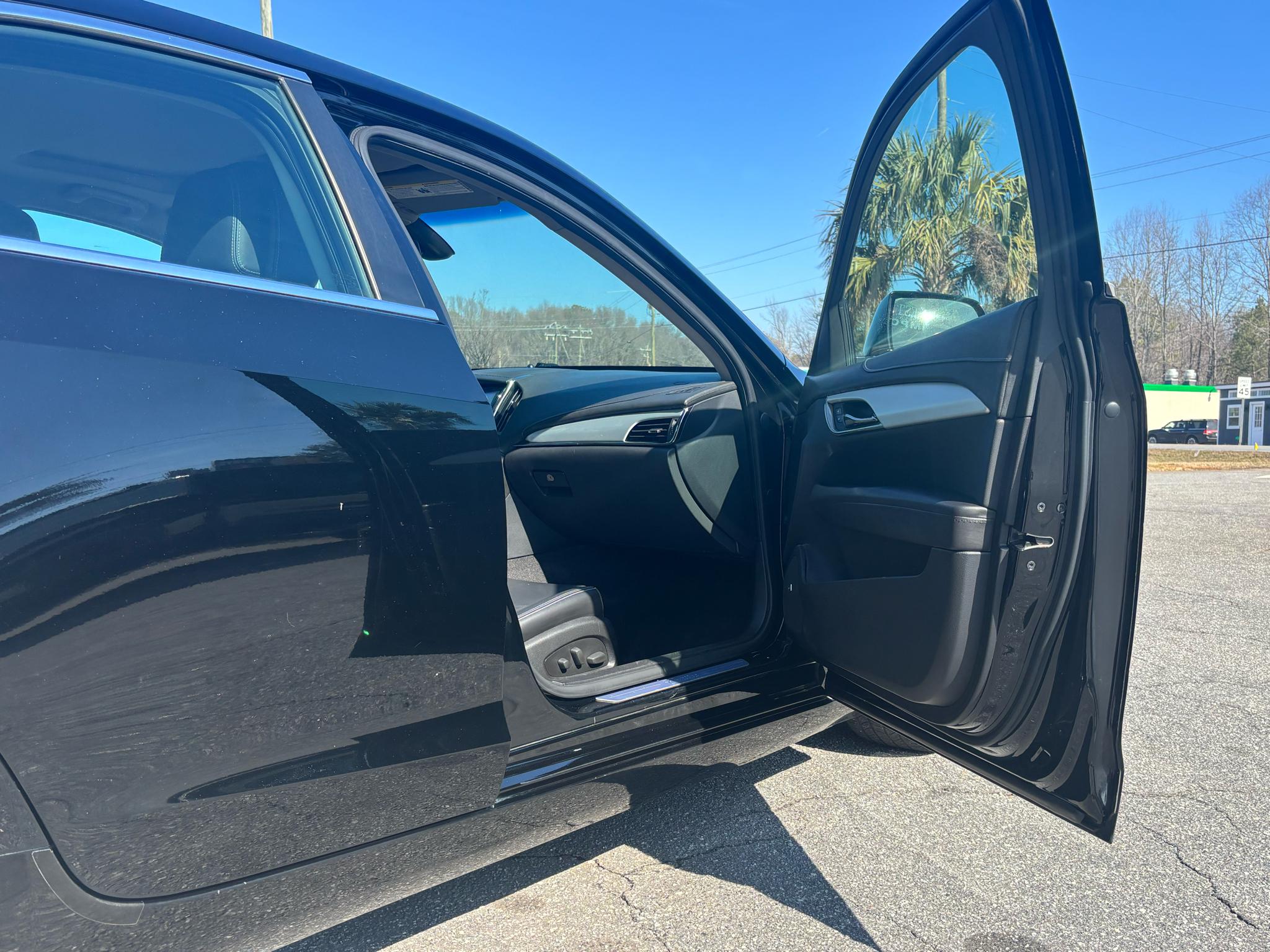 Cadillac ATS 4dr Sdn 2.0L Luxury AWD 2014