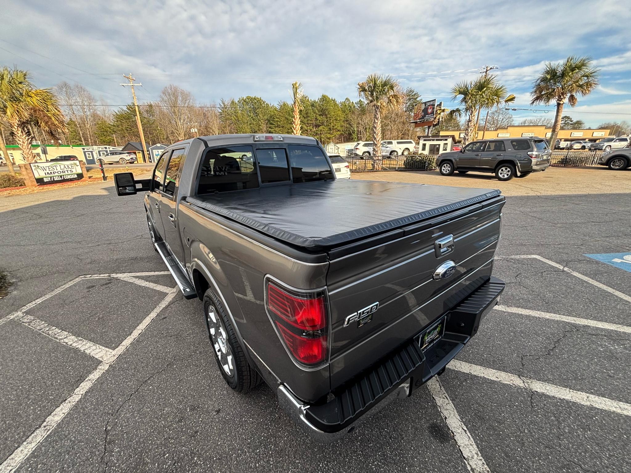 Ford F-150 2WD SuperCrew 145" Lariat 2011