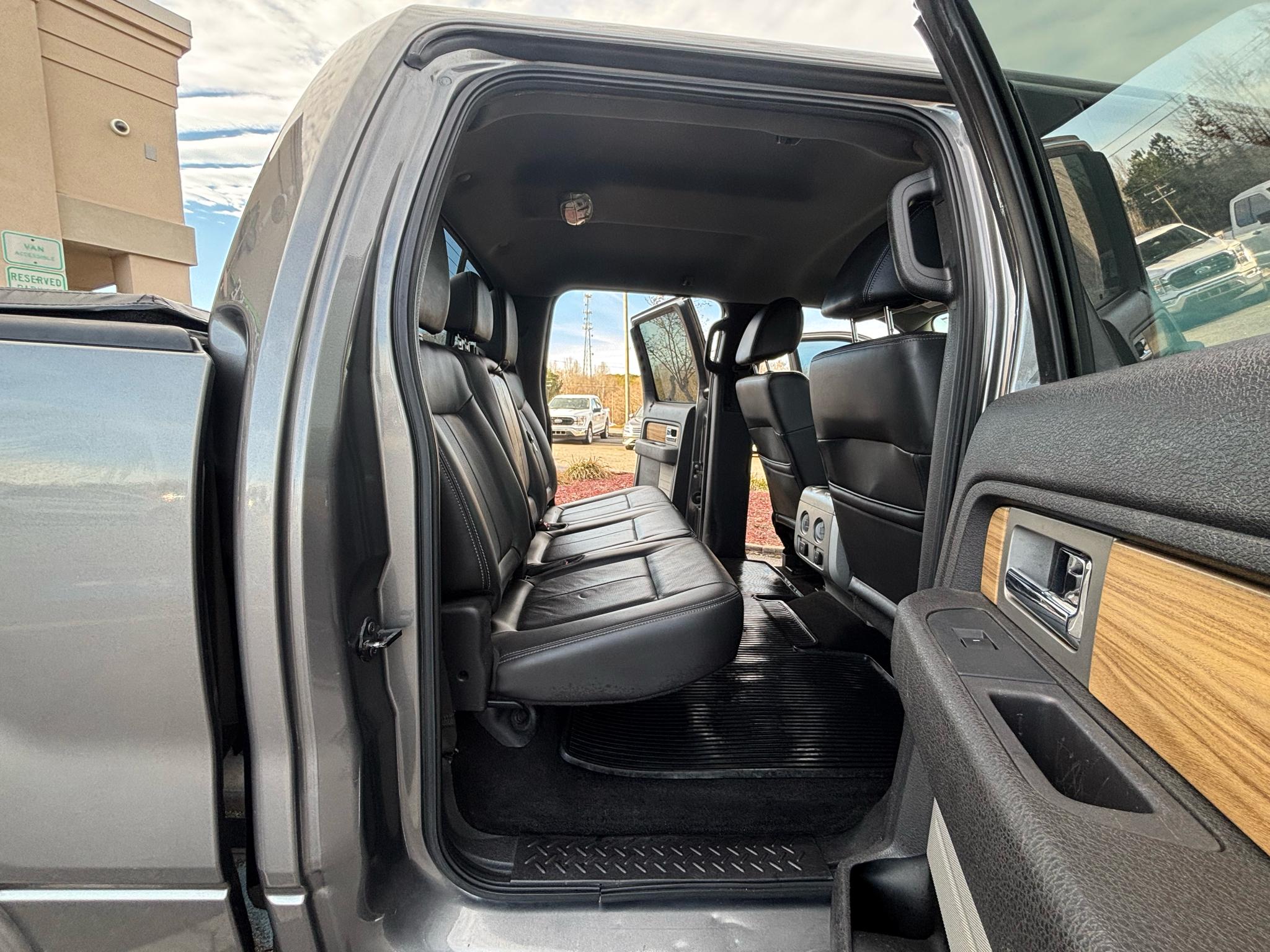 Ford F-150 2WD SuperCrew 145" Lariat 2011