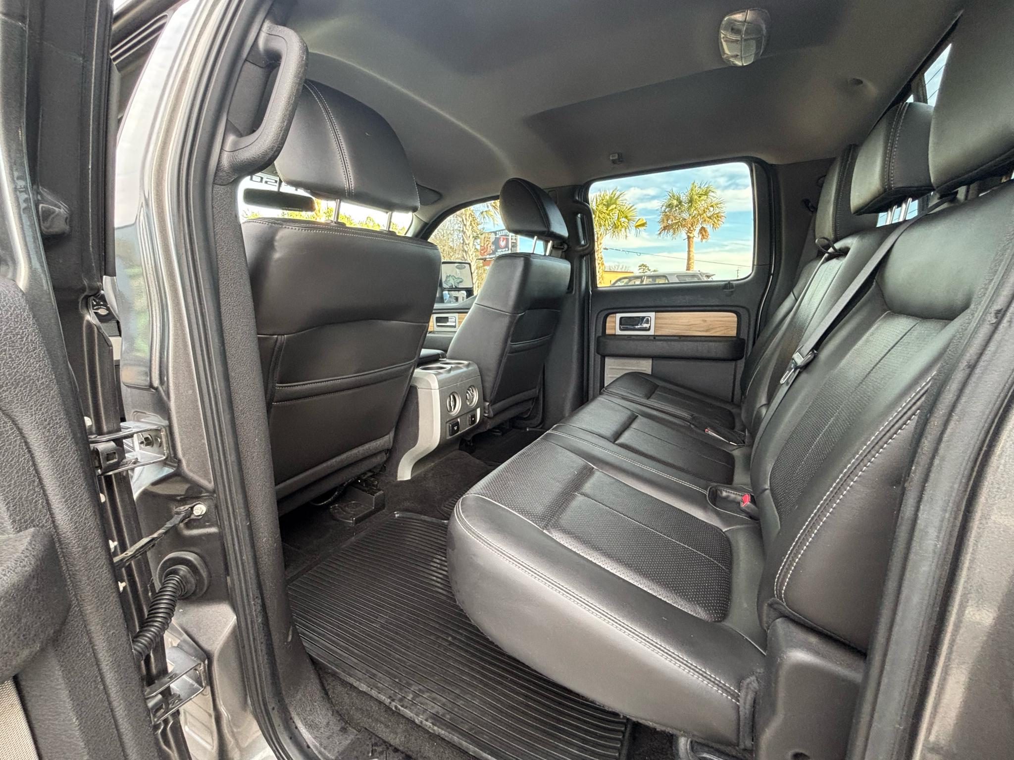 Ford F-150 2WD SuperCrew 145" Lariat 2011