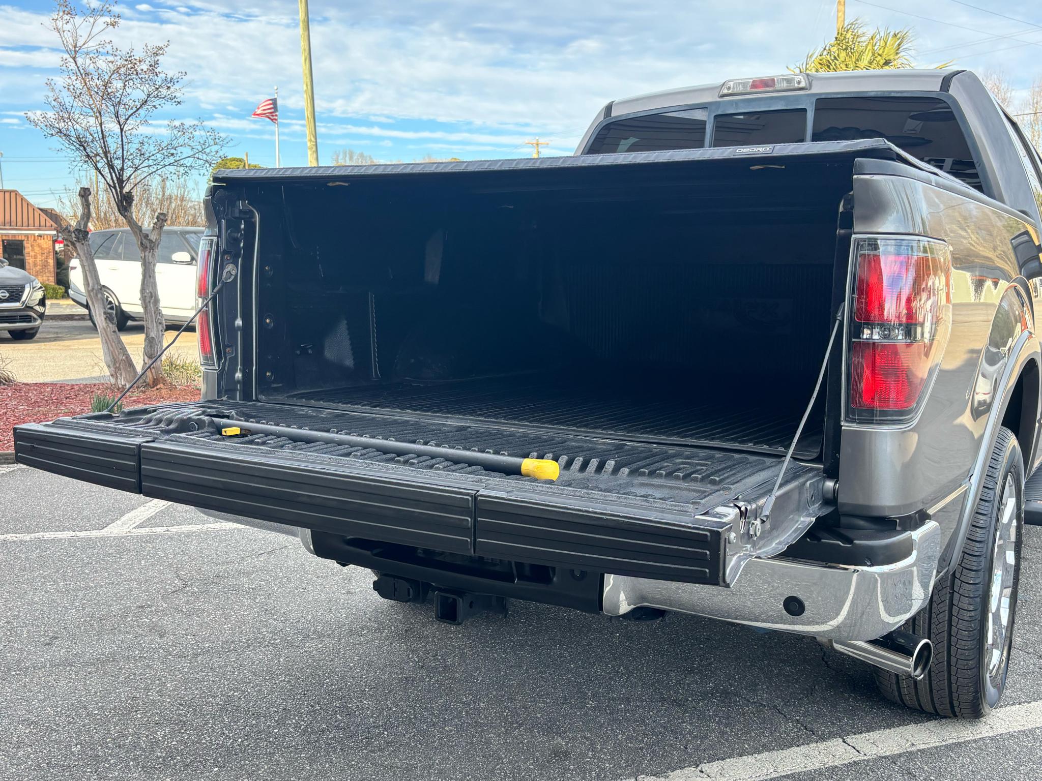 Ford F-150 2WD SuperCrew 145" Lariat 2011