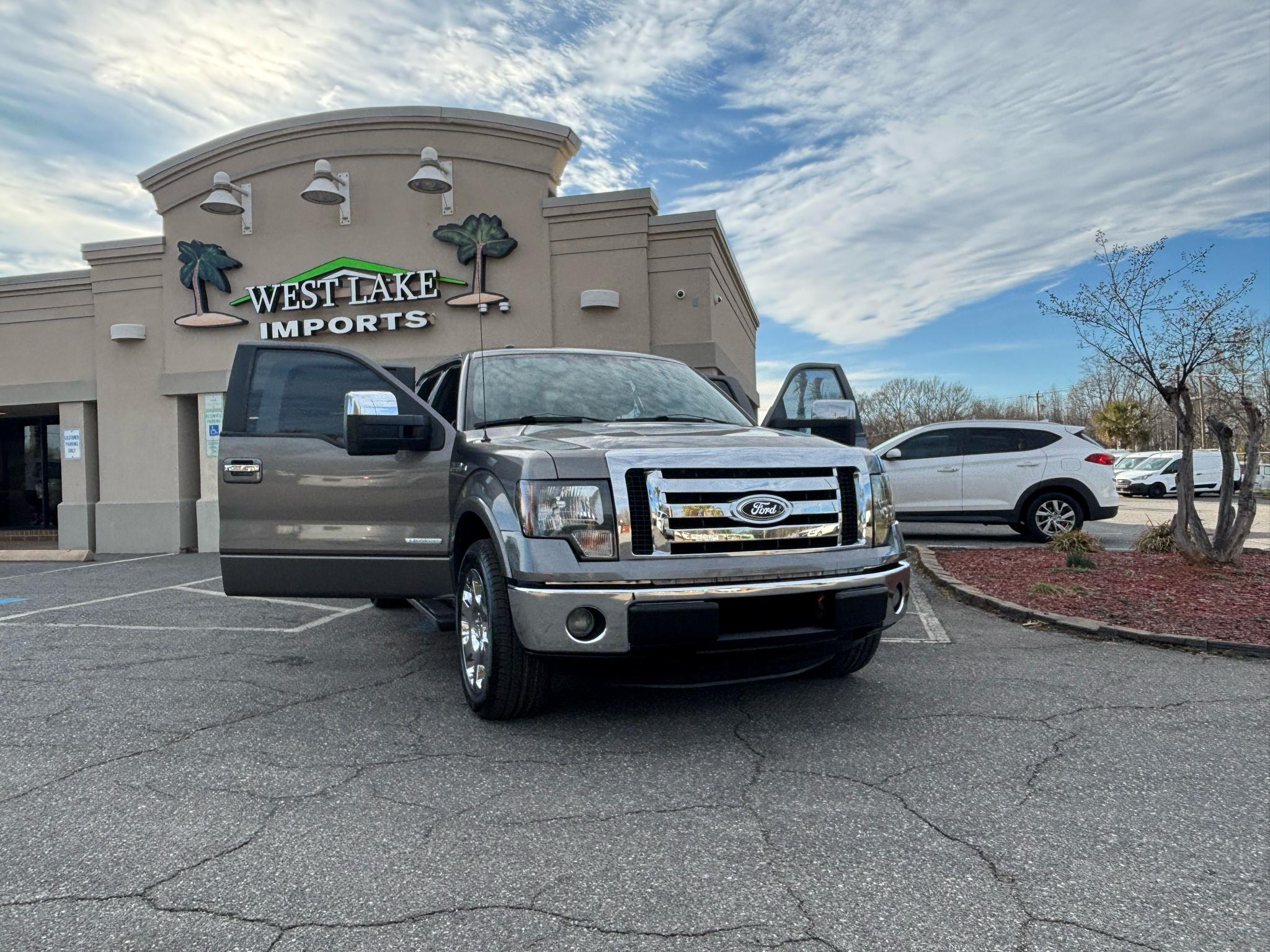 Ford F-150 2WD SuperCrew 145" Lariat 2011