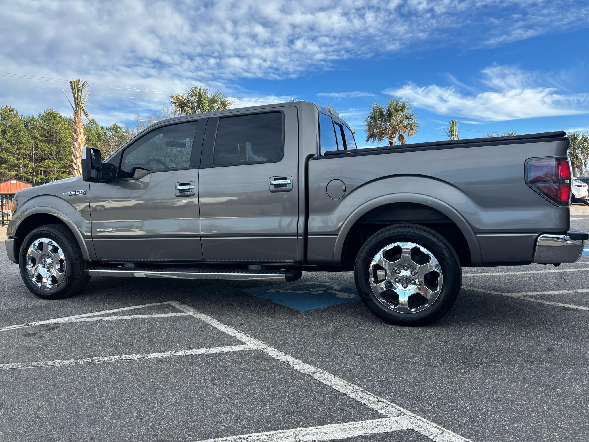 Ford F-150 2WD SuperCrew 145" Lariat 2011