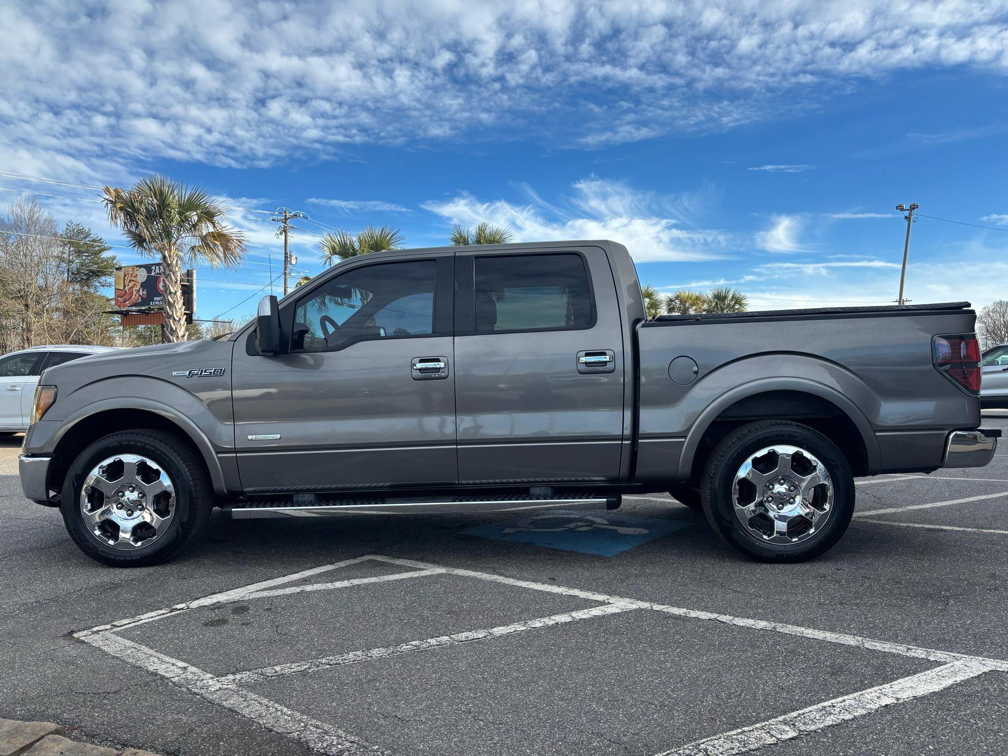 Ford F-150 2WD SuperCrew 145" Lariat 2011