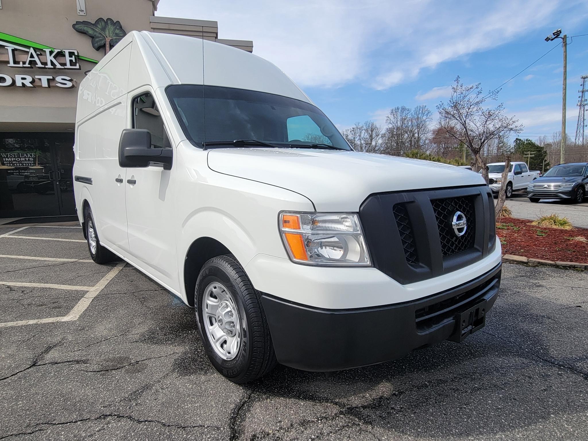 Nissan NV High Roof 2500 V6 SV 2016