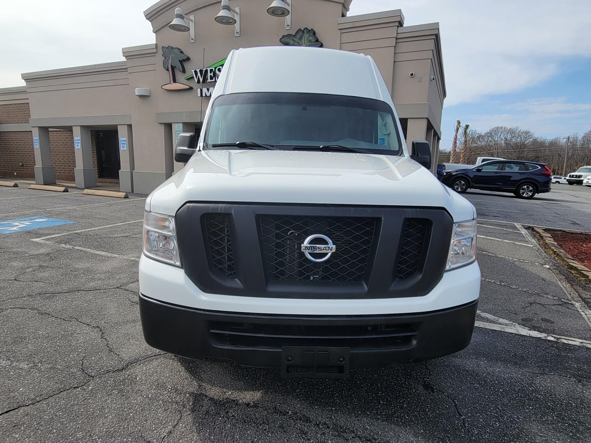 Nissan NV High Roof 2500 V6 SV 2016