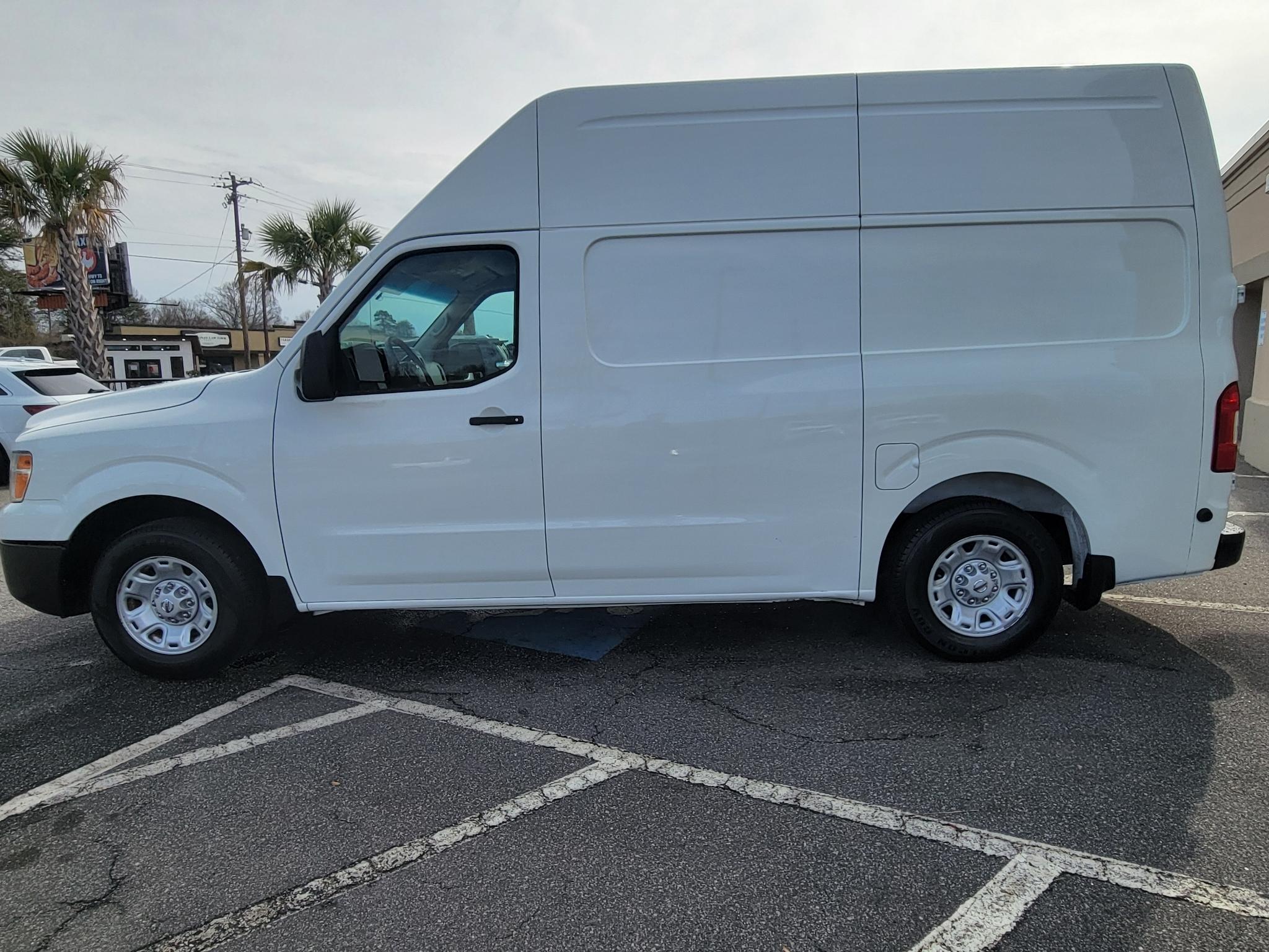 Nissan NV High Roof 2500 V6 SV 2016