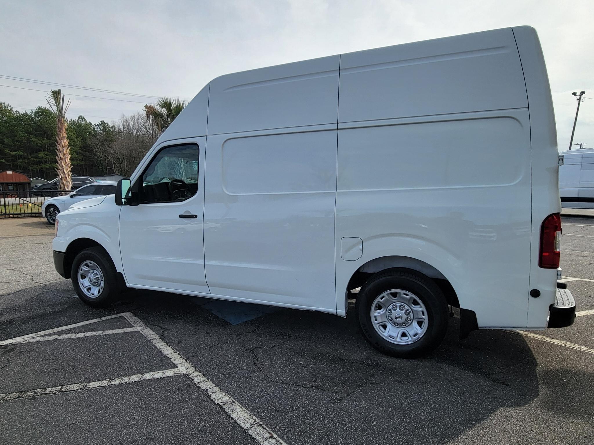 Nissan NV High Roof 2500 V6 SV 2016
