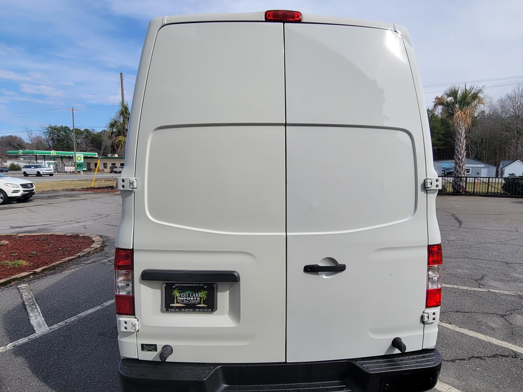 Nissan NV High Roof 2500 V6 SV 2016