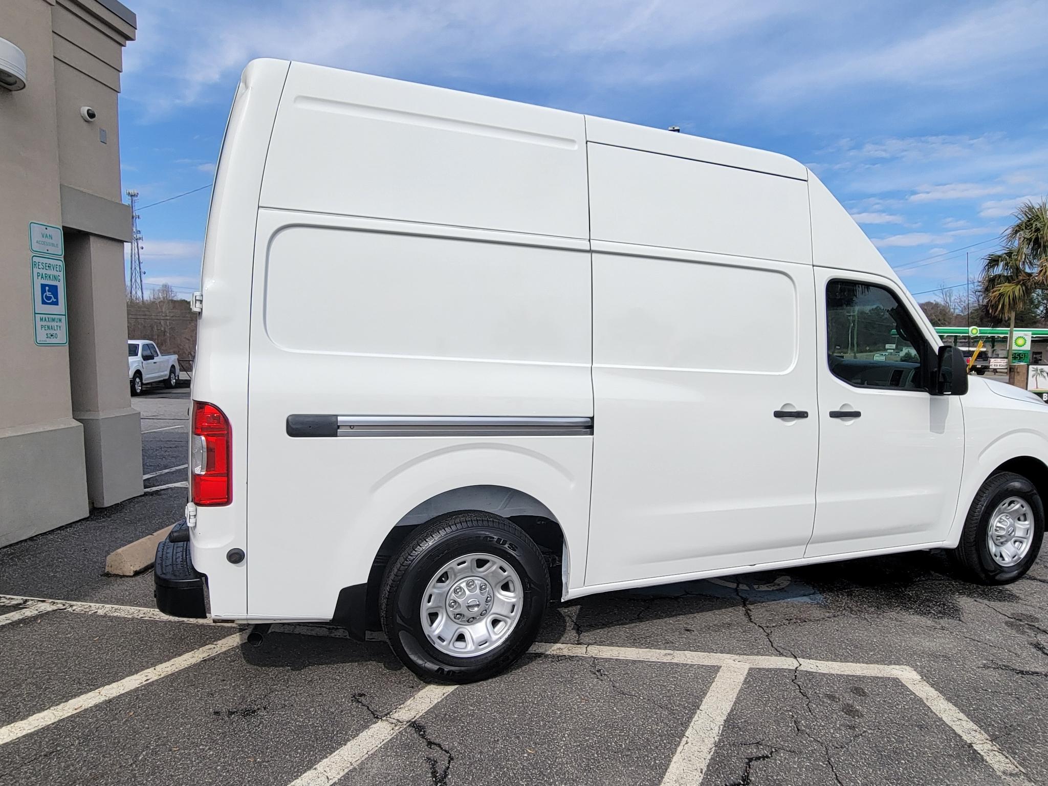 Nissan NV High Roof 2500 V6 SV 2016