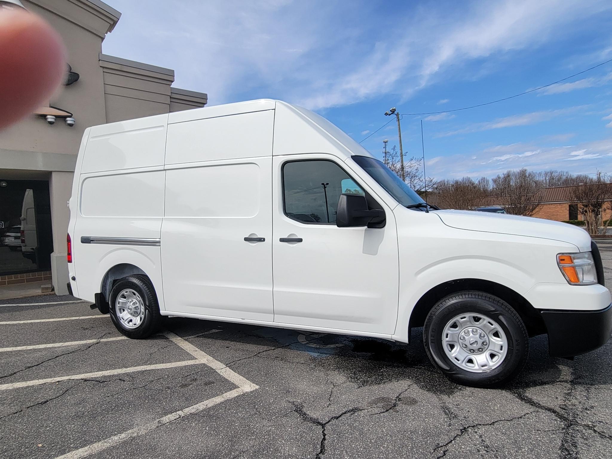 Nissan NV High Roof 2500 V6 SV 2016