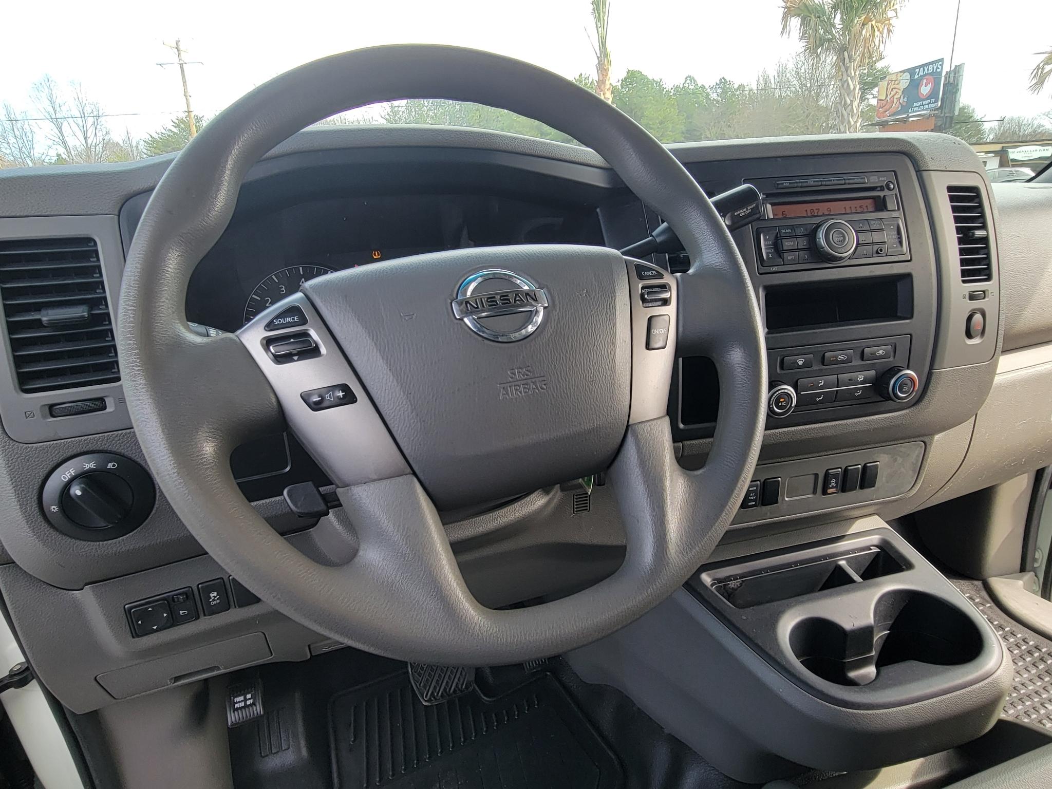 Nissan NV High Roof 2500 V6 SV 2016