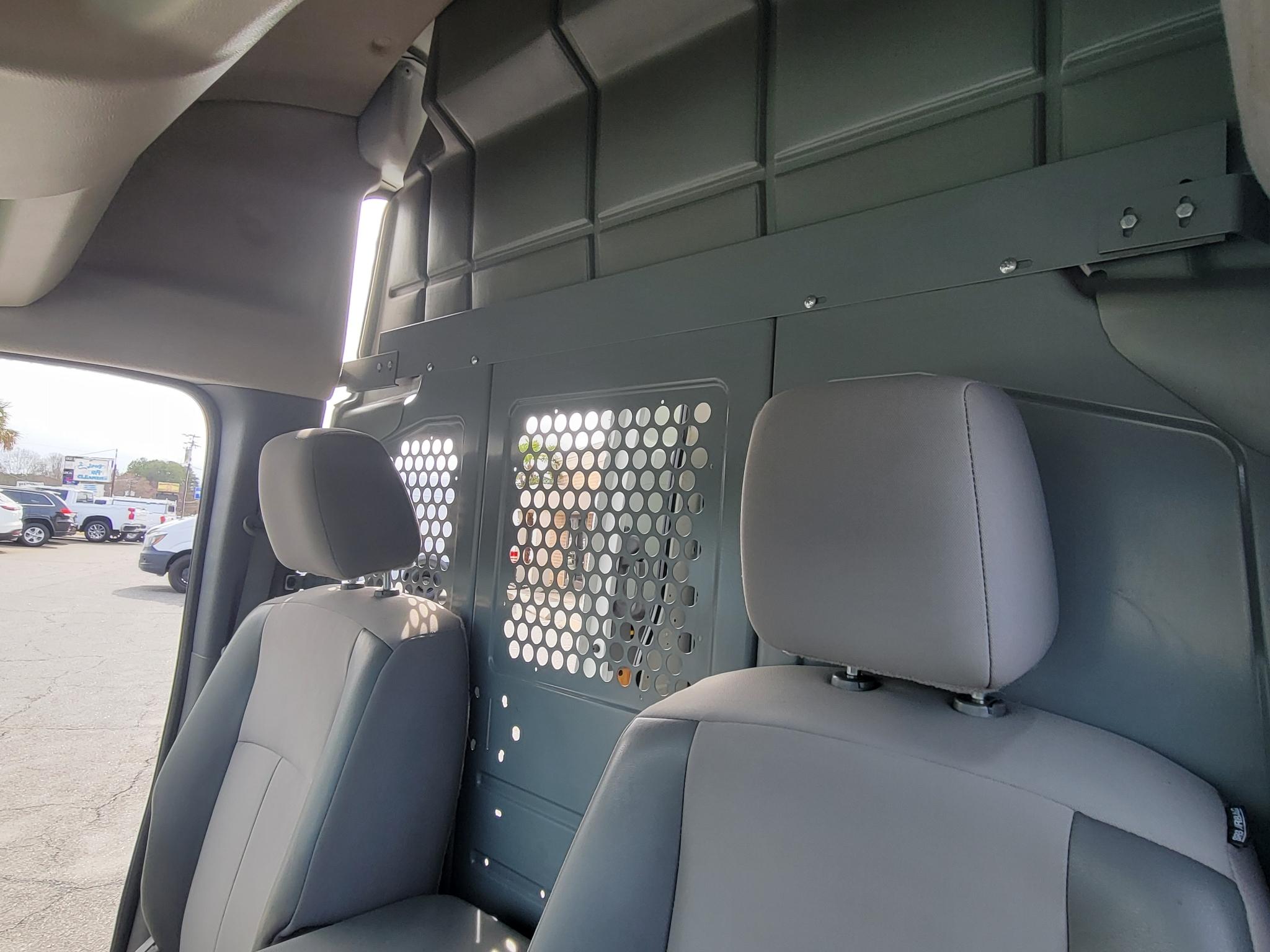 Nissan NV High Roof 2500 V6 SV 2016