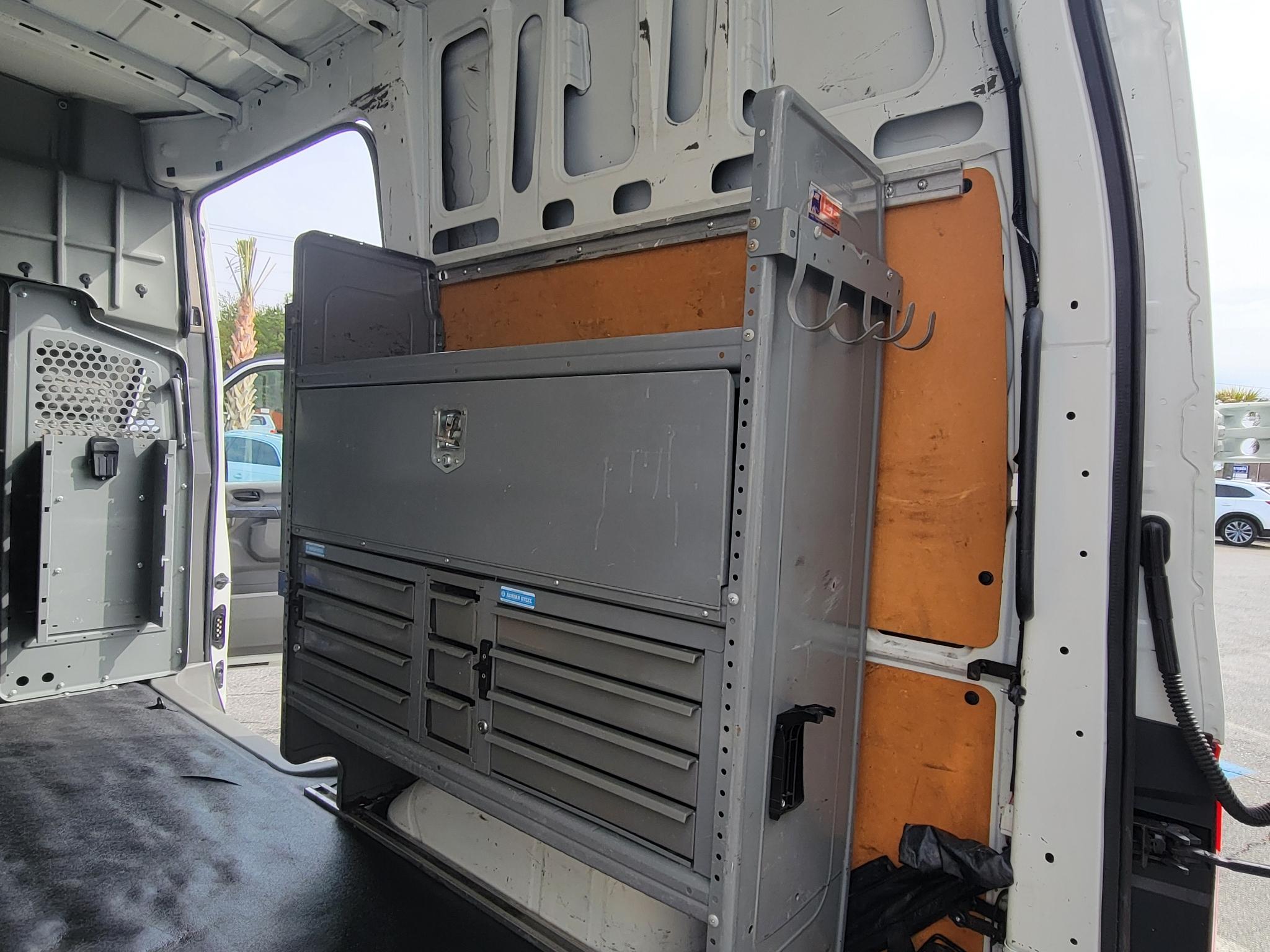 Nissan NV High Roof 2500 V6 SV 2016