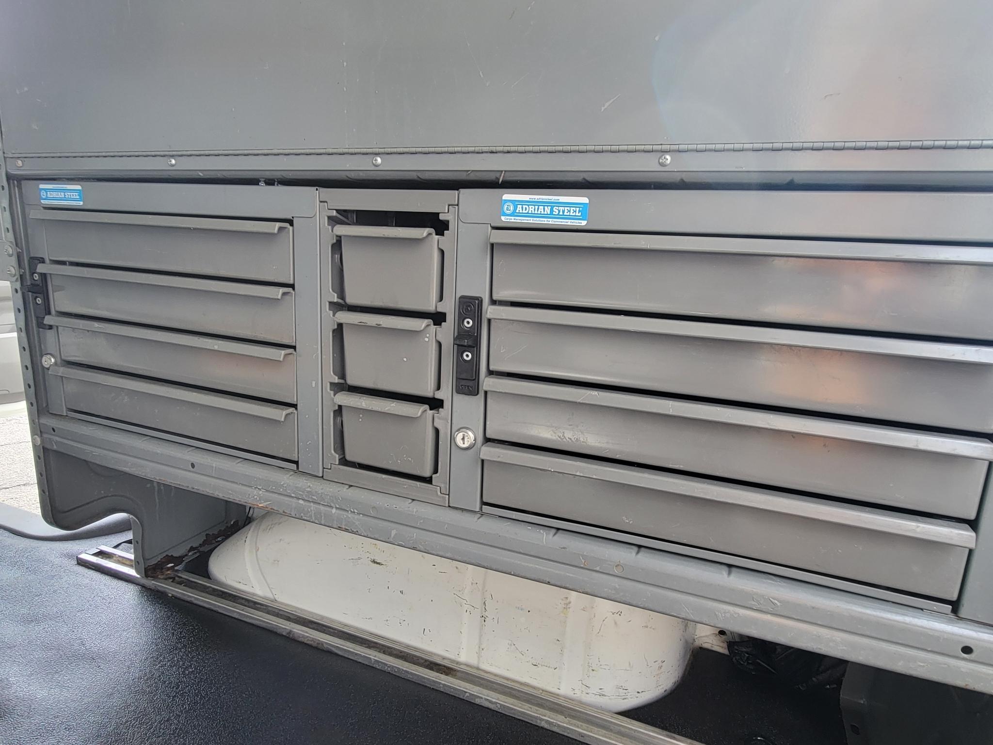 Nissan NV High Roof 2500 V6 SV 2016