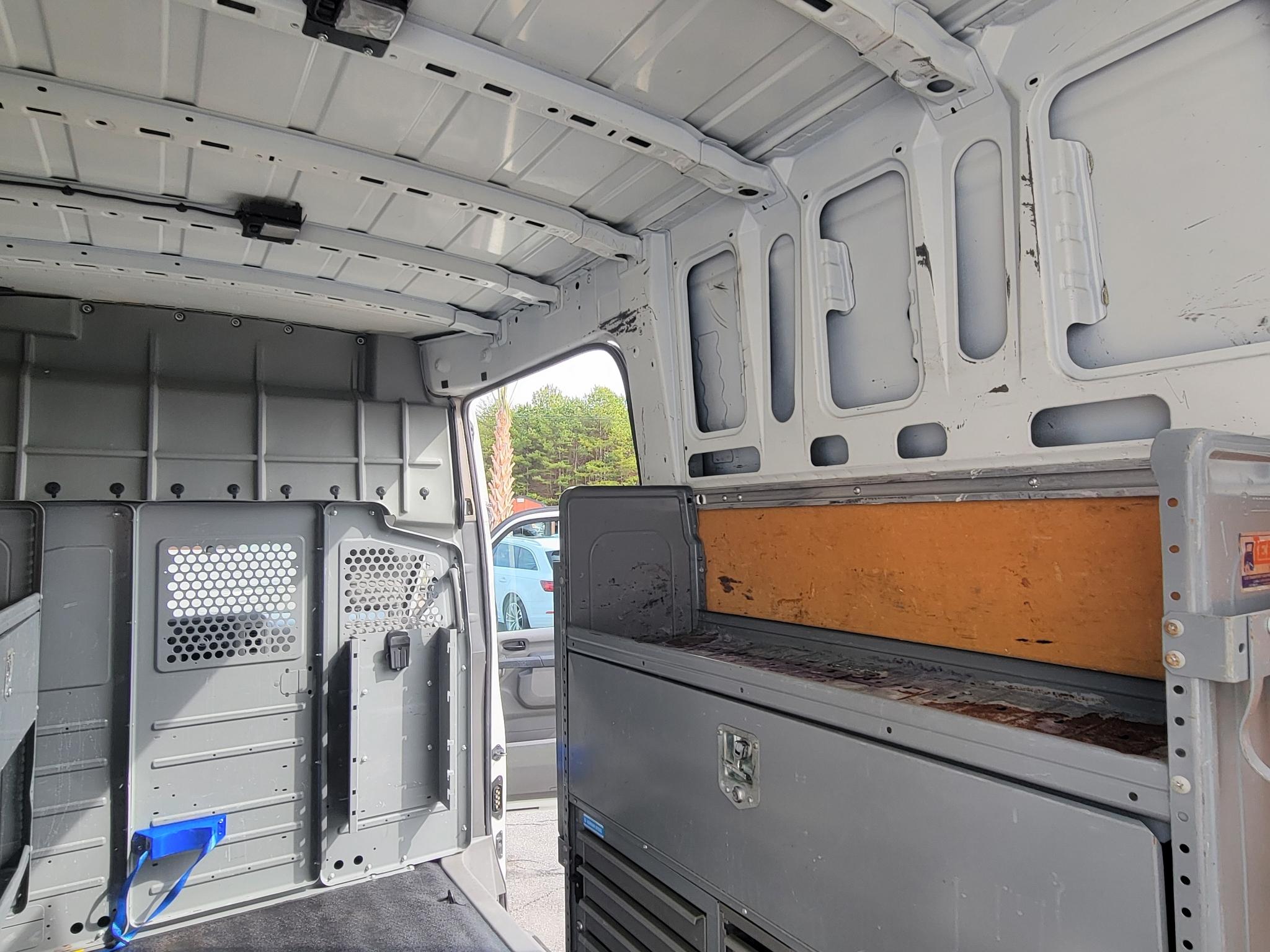 Nissan NV High Roof 2500 V6 SV 2016