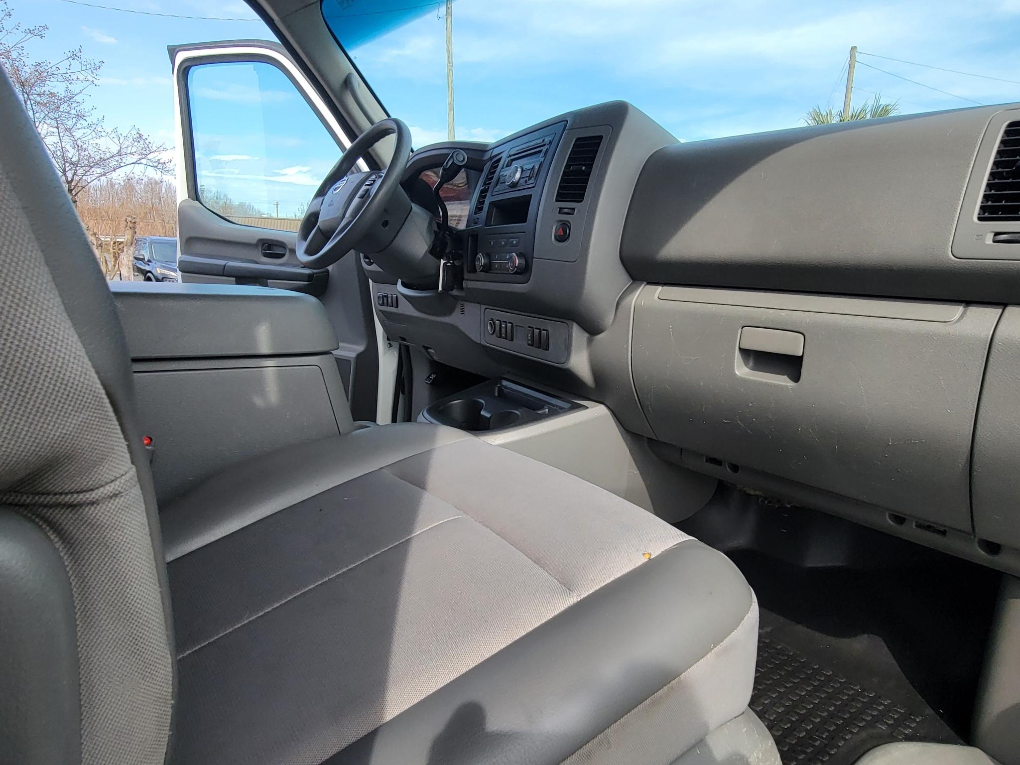 Nissan NV High Roof 2500 V6 SV 2016