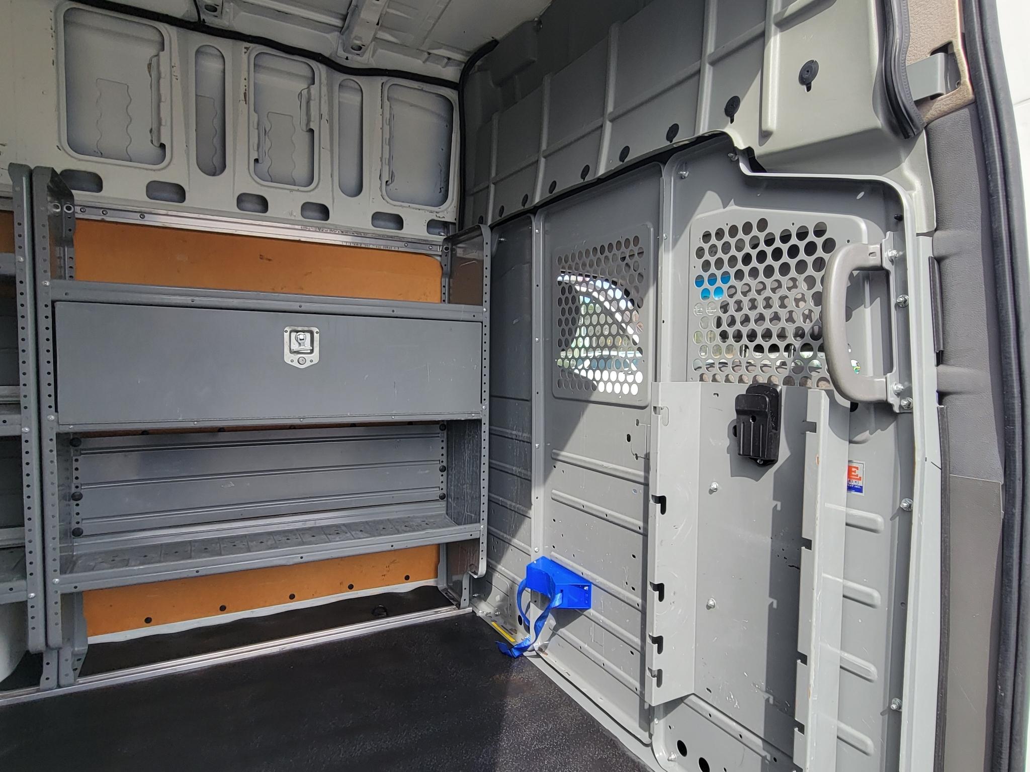 Nissan NV High Roof 2500 V6 SV 2016