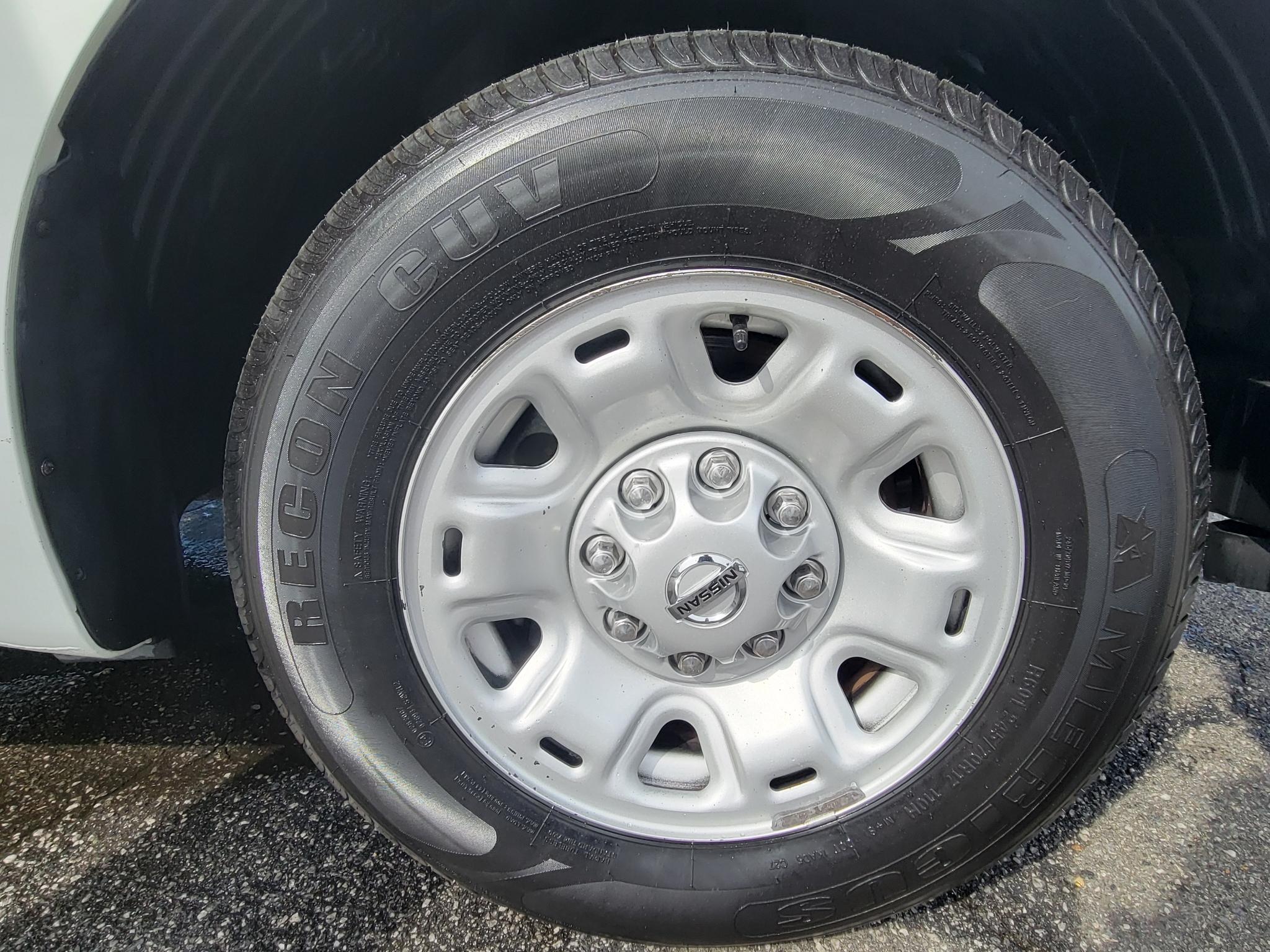 Nissan NV High Roof 2500 V6 SV 2016