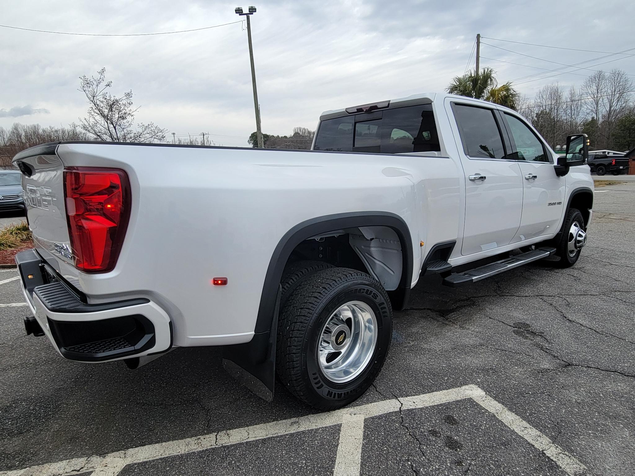 Chevrolet Silverado 3500HD 4WD Crew Cab 172" High Country 2020