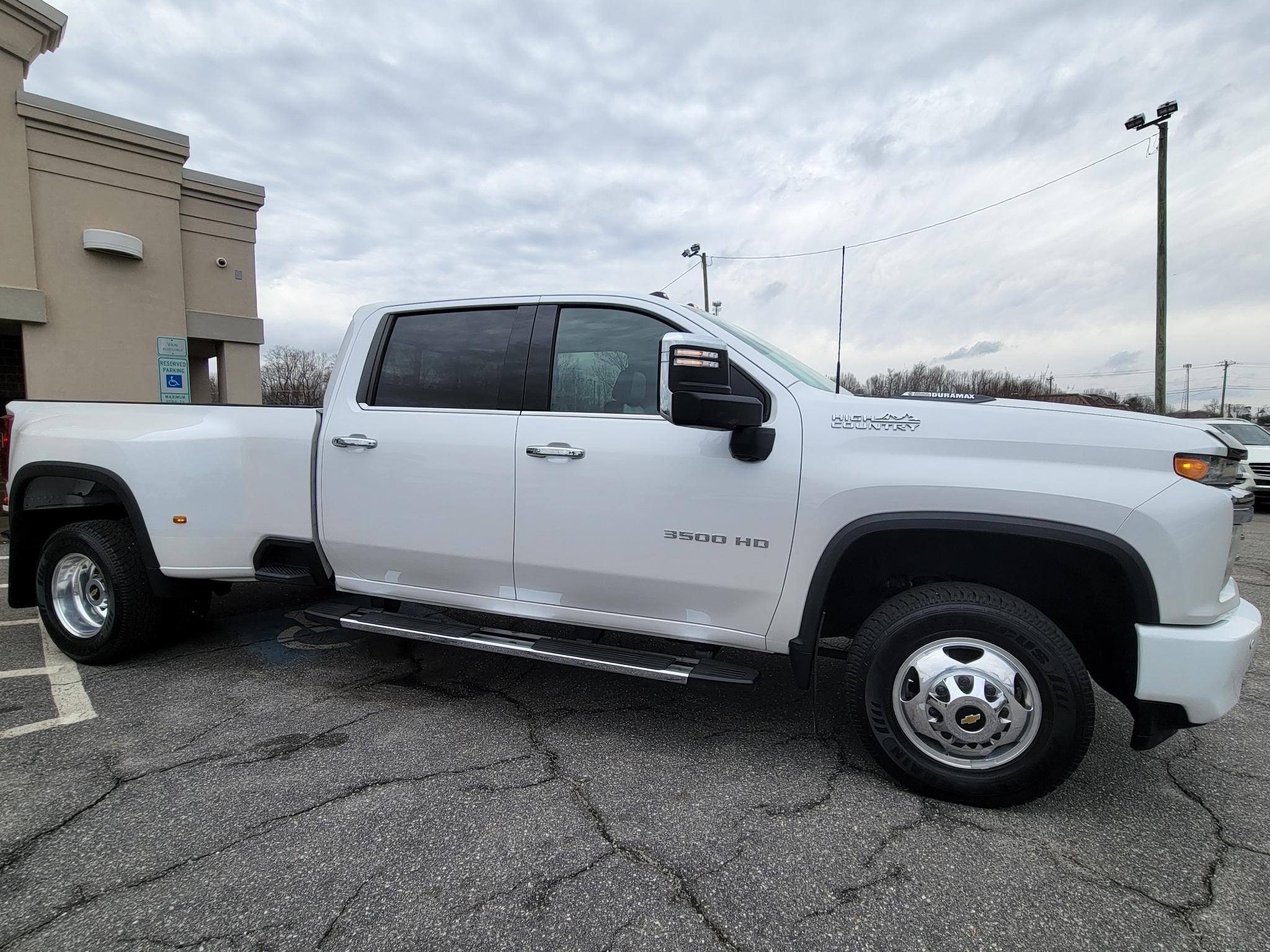 Chevrolet Silverado 3500HD 4WD Crew Cab 172" High Country 2020