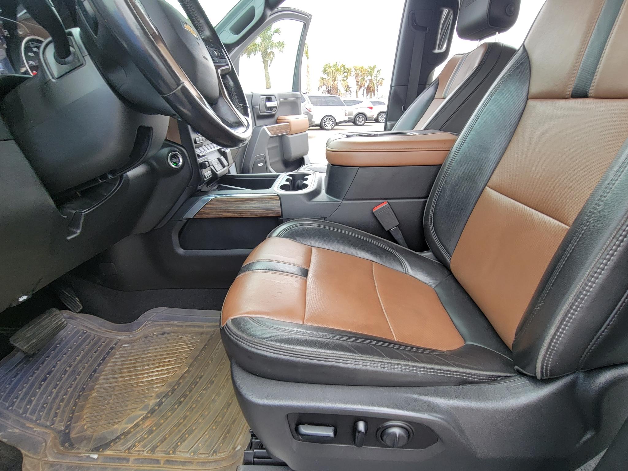 Chevrolet Silverado 3500HD 4WD Crew Cab 172" High Country 2020