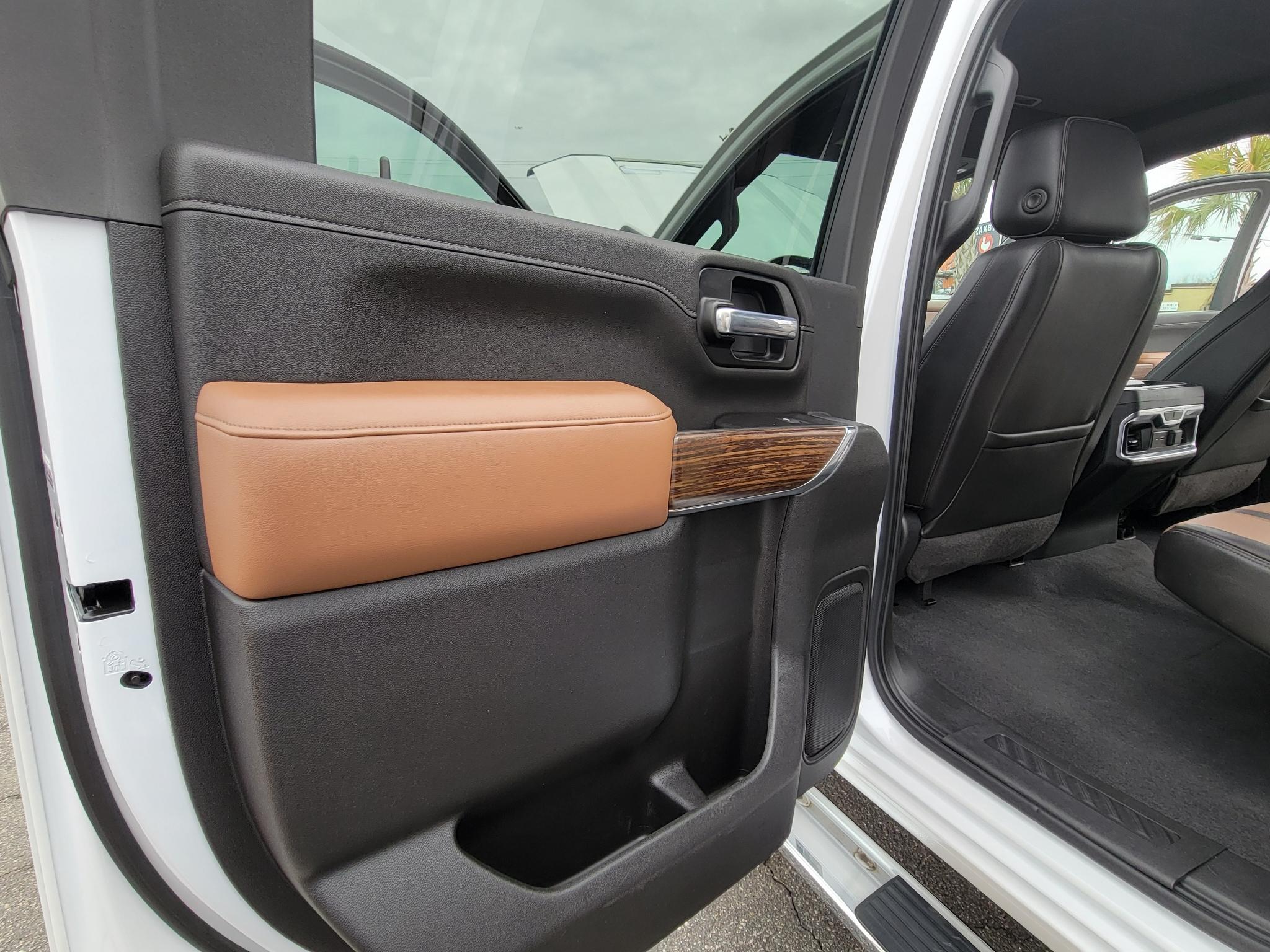 Chevrolet Silverado 3500HD 4WD Crew Cab 172" High Country 2020