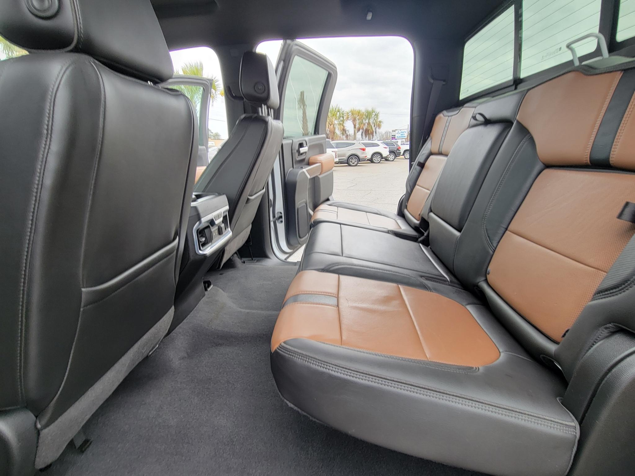 Chevrolet Silverado 3500HD 4WD Crew Cab 172" High Country 2020