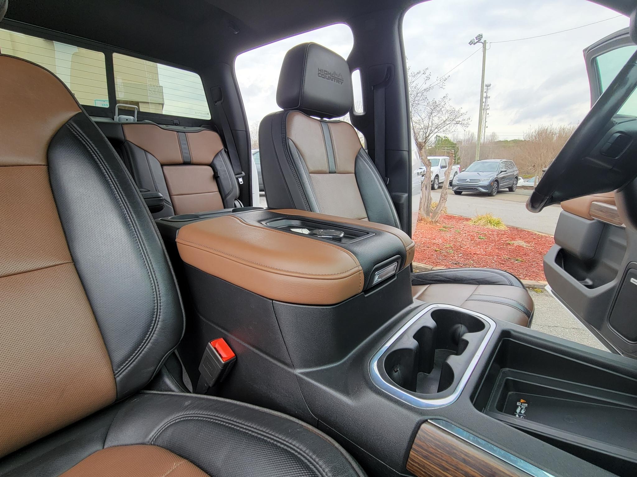 Chevrolet Silverado 3500HD 4WD Crew Cab 172" High Country 2020