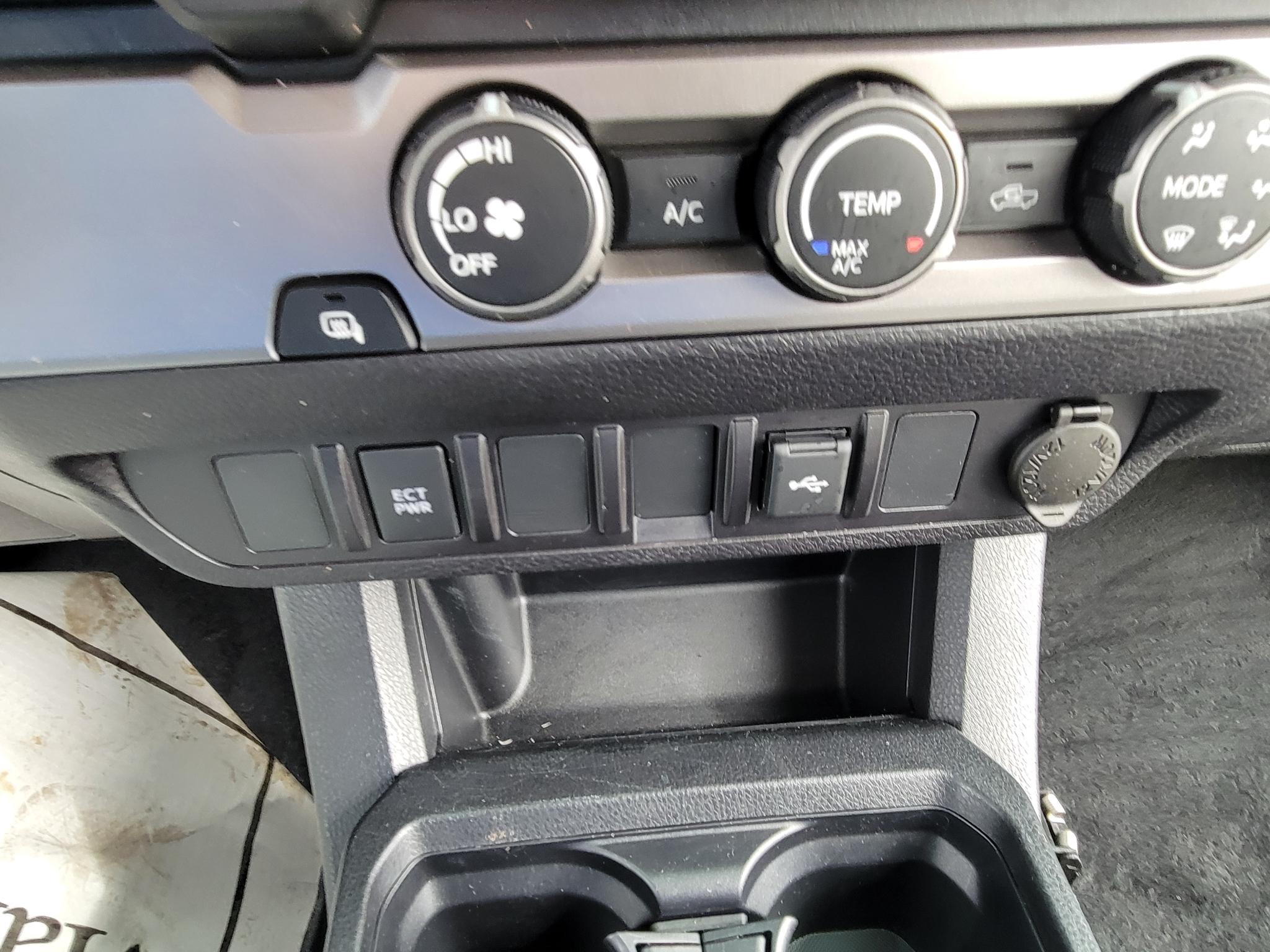 Toyota Tacoma 2WD SR5 Access Cab 6' Bed I4 AT (Natl) 2023