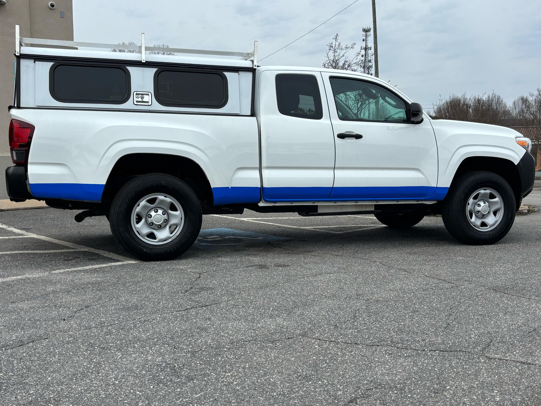 Toyota Tacoma 2WD SR5 Access Cab 6' Bed I4 AT (Natl) 2023
