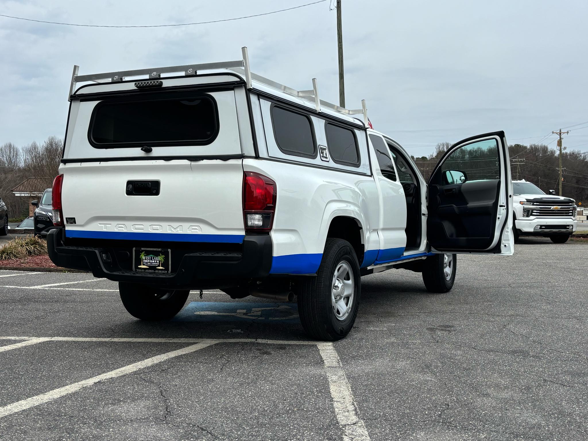Toyota Tacoma 2WD SR5 Access Cab 6' Bed I4 AT (Natl) 2023
