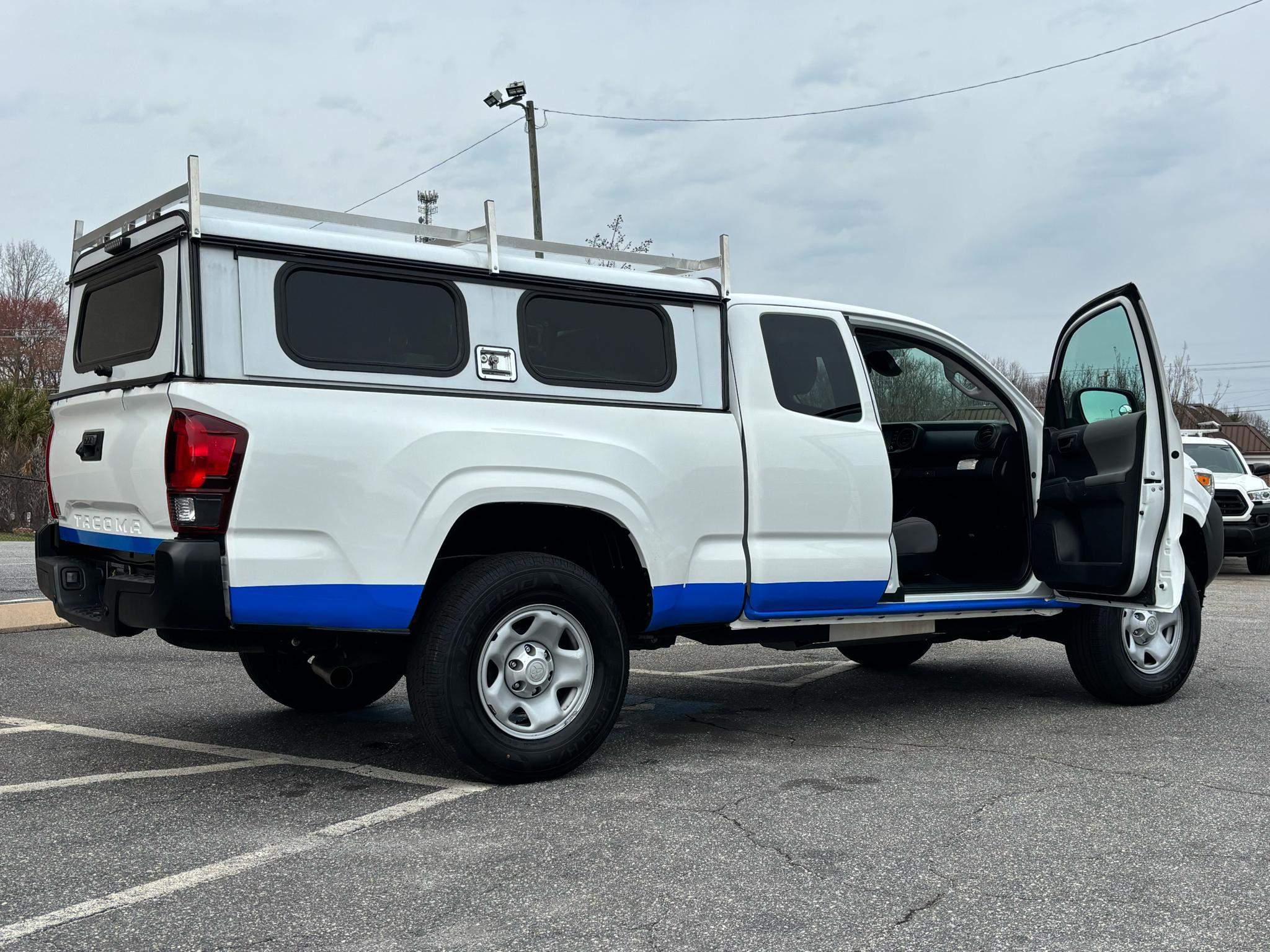 Toyota Tacoma 2WD SR5 Access Cab 6' Bed I4 AT (Natl) 2023