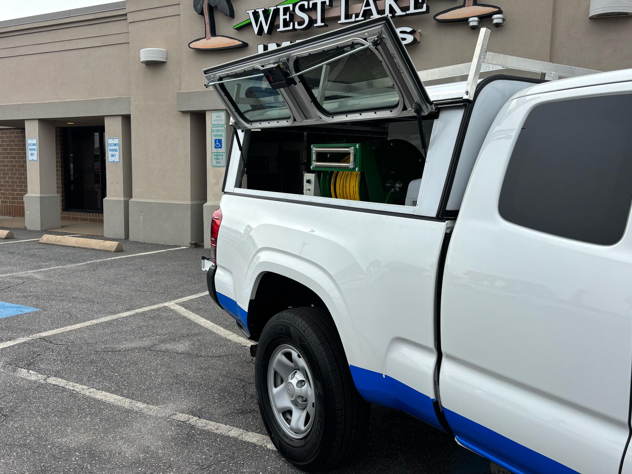 Toyota Tacoma 2WD SR5 Access Cab 6' Bed I4 AT (Natl) 2023