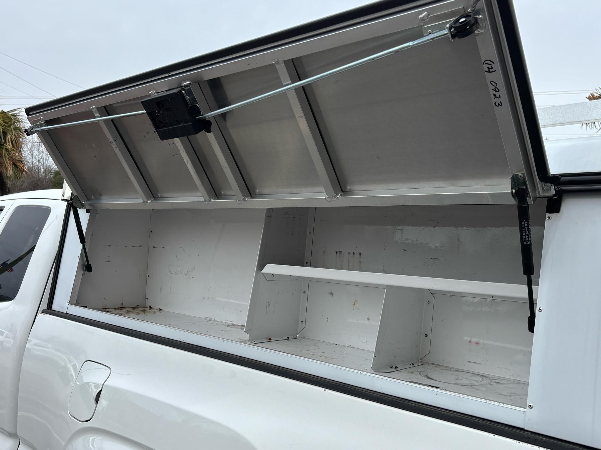 Toyota Tacoma 2WD SR5 Access Cab 6' Bed I4 AT (Natl) 2023