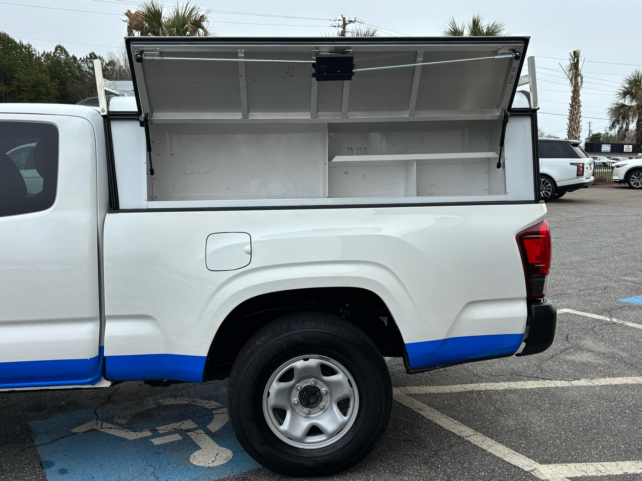 Toyota Tacoma 2WD SR5 Access Cab 6' Bed I4 AT (Natl) 2023